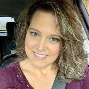 Meet your Posher, Carla